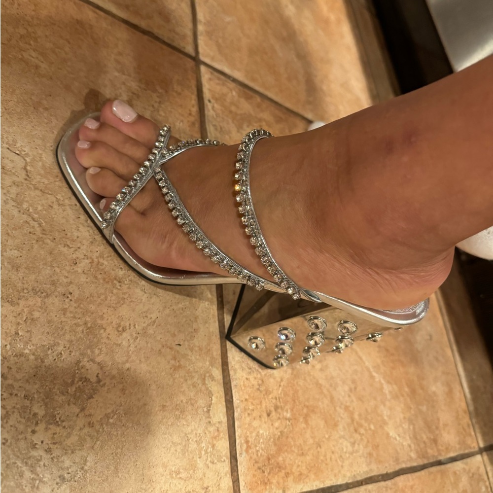 Very Comfortable! - image 1